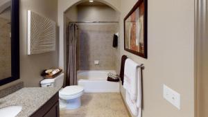 Two-Bedroom-Apartment-Live-Oak-Bathroom 1