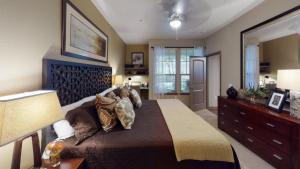 Two-Bedroom-Apartment-Live-Oak-Bedroom 1